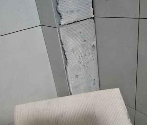 麻江瓷砖空鼓维修公司分享下厨房瓷砖脱落的补救措施。